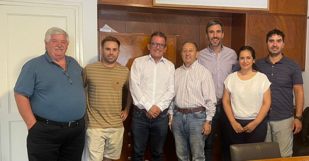 Colegio de Agrimensura de Mendoza - Javier Oyhenart junto a Celso Jaque